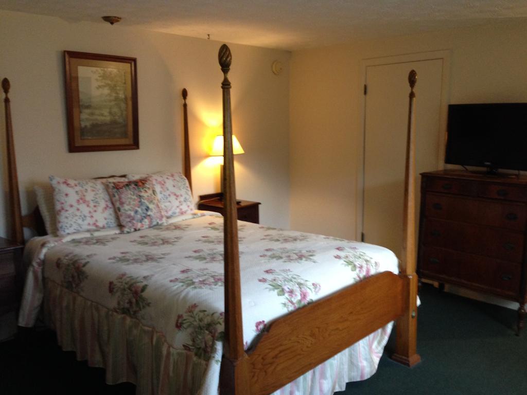 White Columns Motel Pine Mountain  Camera foto