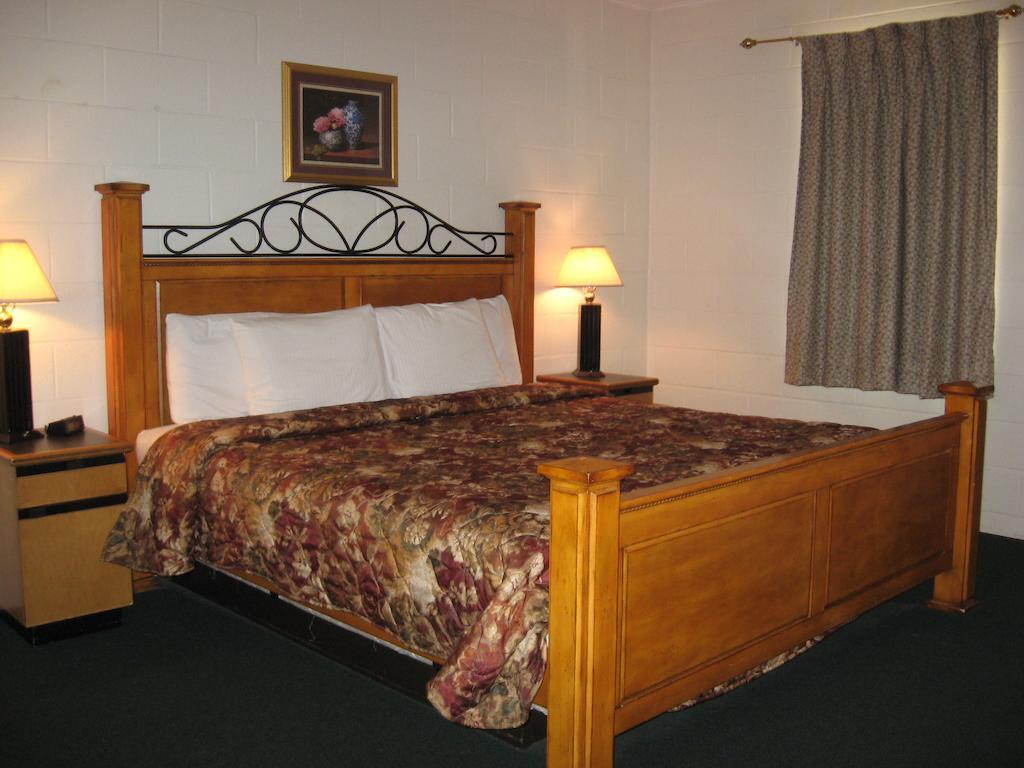 White Columns Motel Pine Mountain  Esterno foto