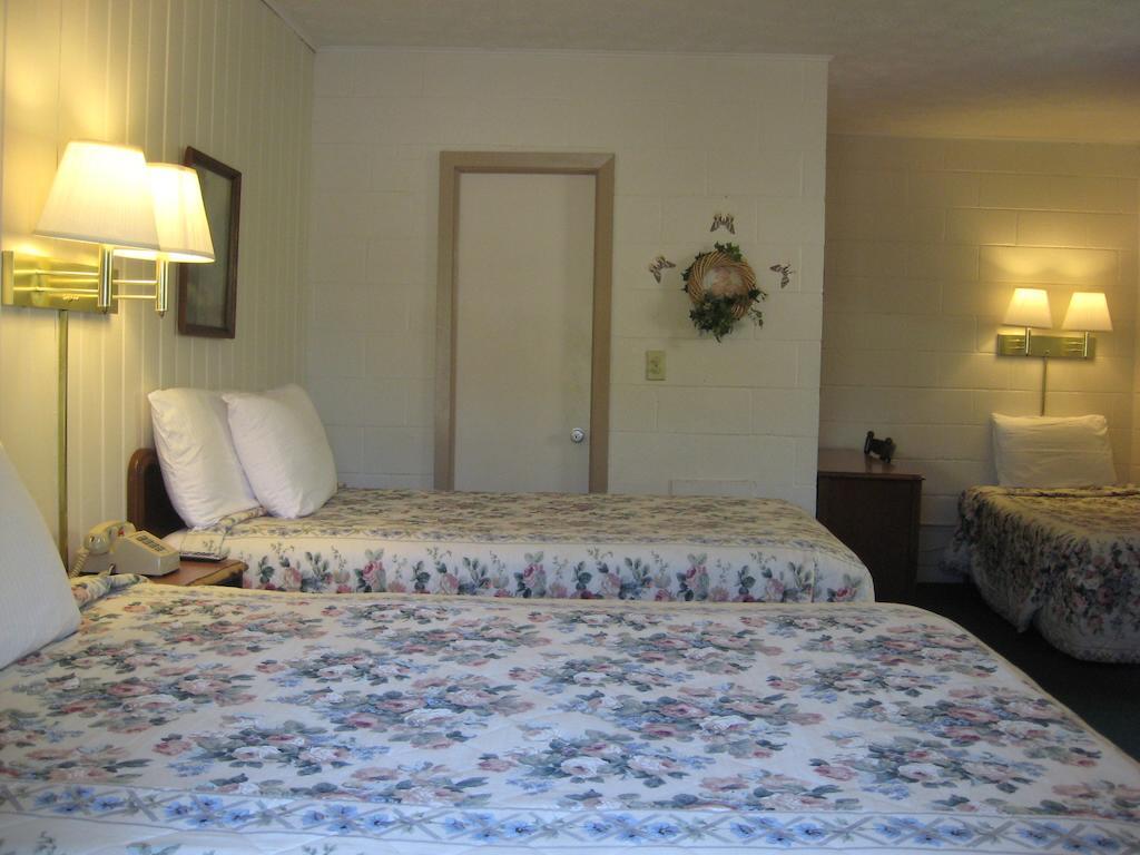 White Columns Motel Pine Mountain  Camera foto