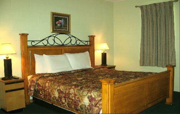 White Columns Motel Pine Mountain  Camera foto