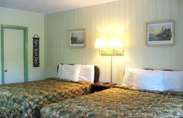 White Columns Motel Pine Mountain  Camera foto